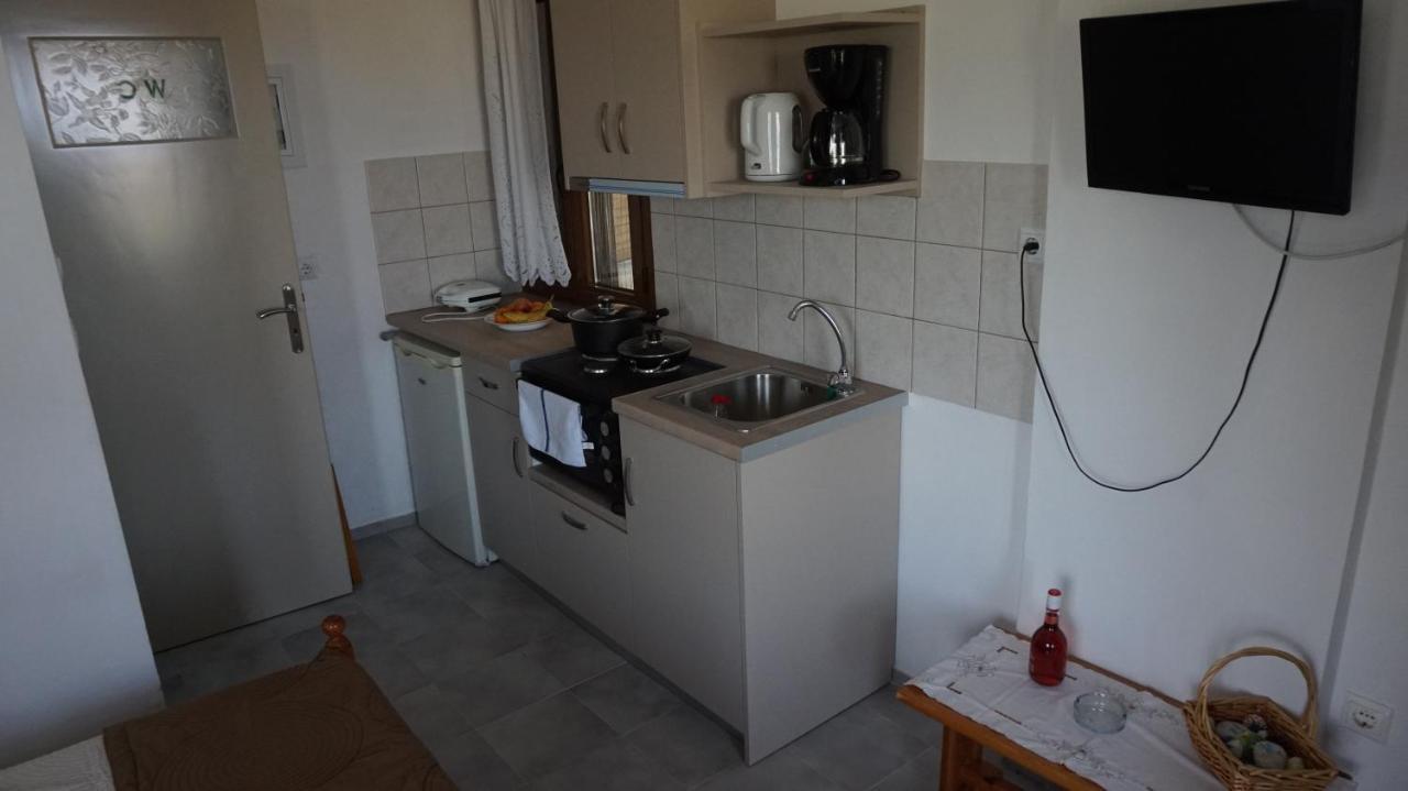 Stella Rooms Kardhamili Buitenkant foto